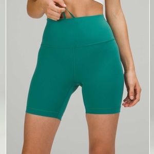 Lululemon Wunder Train 6 in Shorts - Size 6